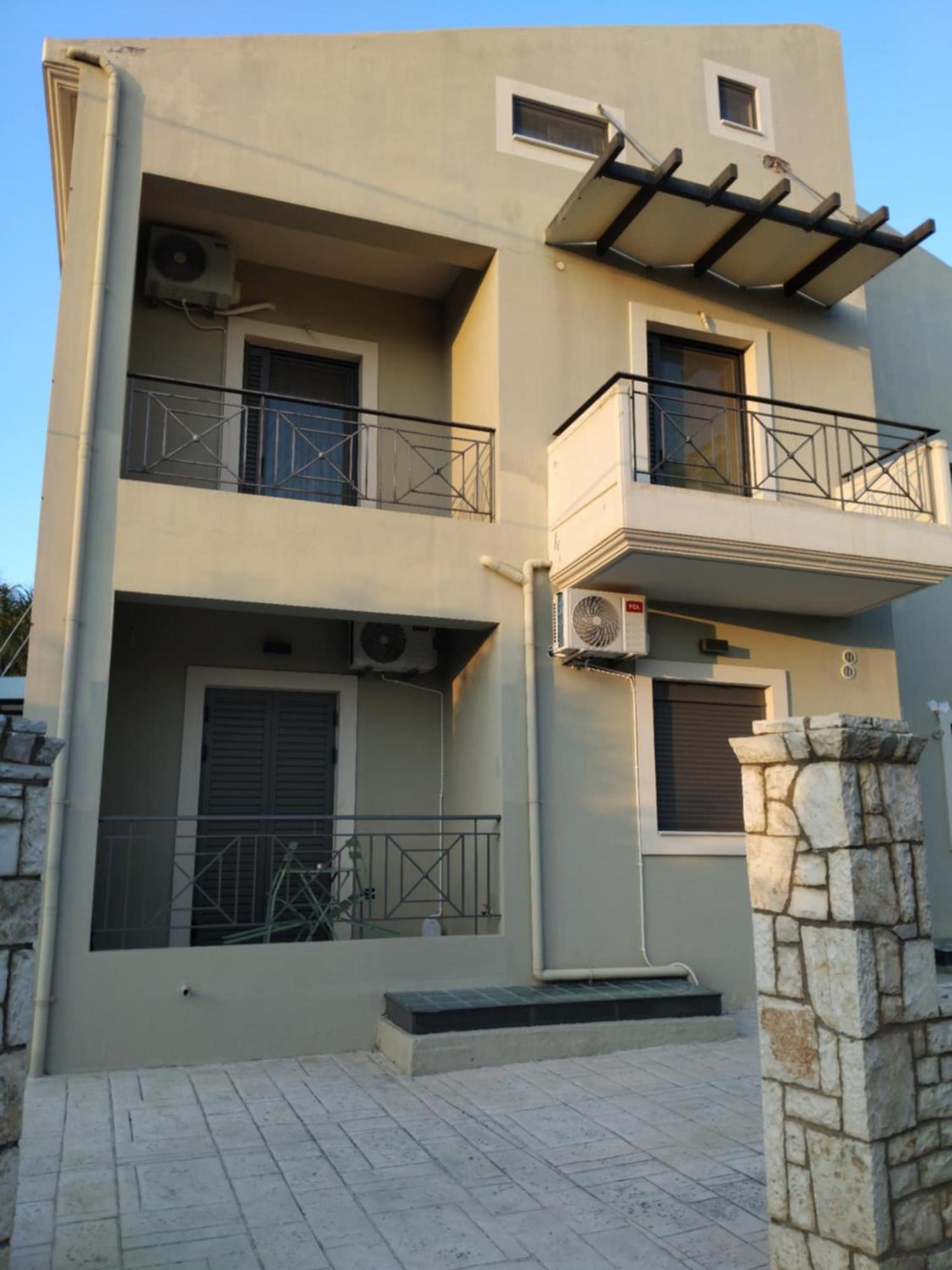 Ferienwohnung Simple, Calm And Luxurious Kalamata Exterior foto